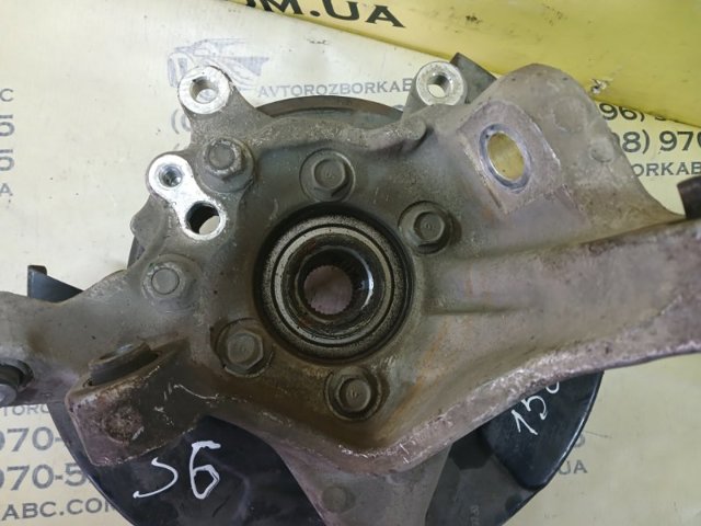 Цапфа (поворотный кулак) задний правый 430185CA0A NISSAN
