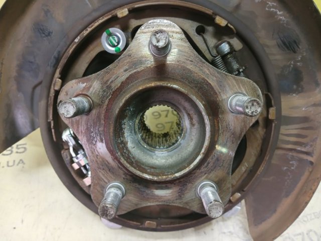 NISSAN 430185CA0A Цапфа задняя правая в наличии Запорожье