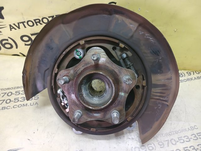 NISSAN 430185CA0A Цапфа задняя правая в наличии Украина