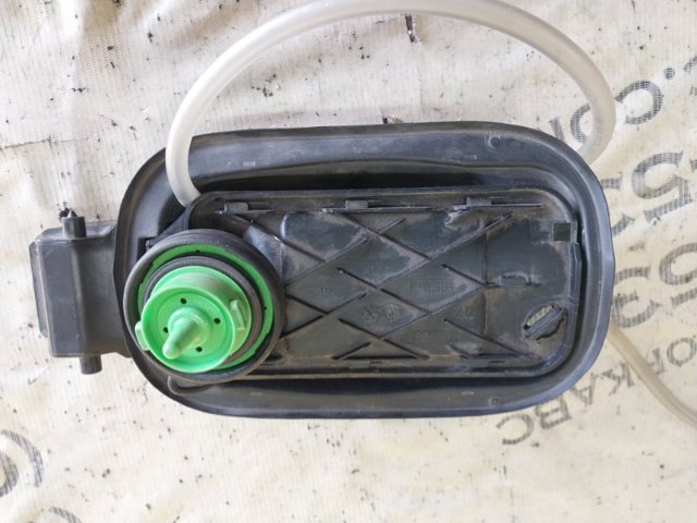 4M0809906D VAG Корпус заливной горловины топливного бака купить в Киев