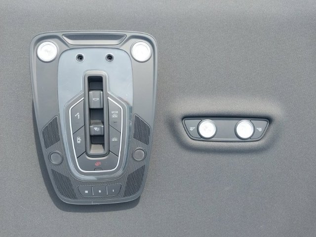 Плафоны внутреннего освещения 4M0947135CP6PS VAG