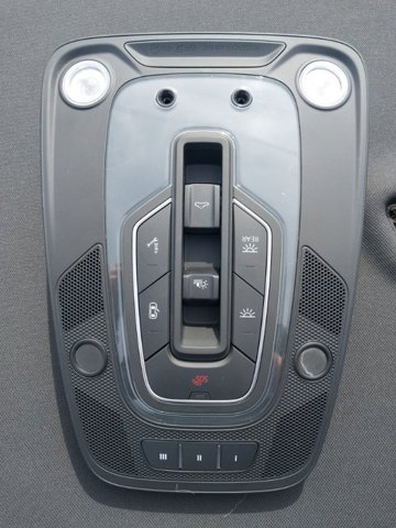 4M0947135CP6PS VAG Плафон салона купить в Ирпень
