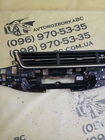 VAG 4M1820902R6PS Решетка вентиляции салона на "торпедо" правая в наличии Тернополь