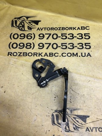 Левая петля капота 4M8823301B VAG