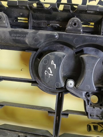 VAG 4M8853651AHMX3 Решетка радиатора в наличии Днепр