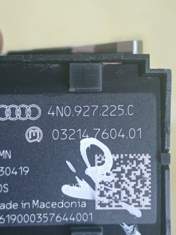 4N0927225C VAG Клавиша электромеханического стояночного тормоза купить в Николаев