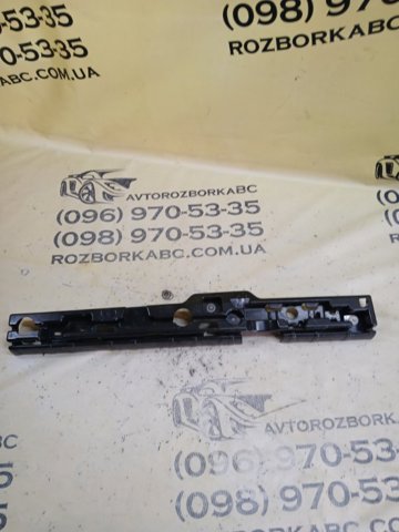 51777387346 BMW Кронштейн наружной накладки порога правой купить в Харьков
