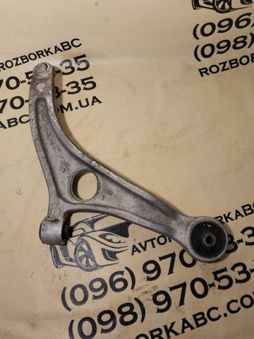 545004R000 HYUNDAI Рычаг передней подвески нижний правый купить в Харьков