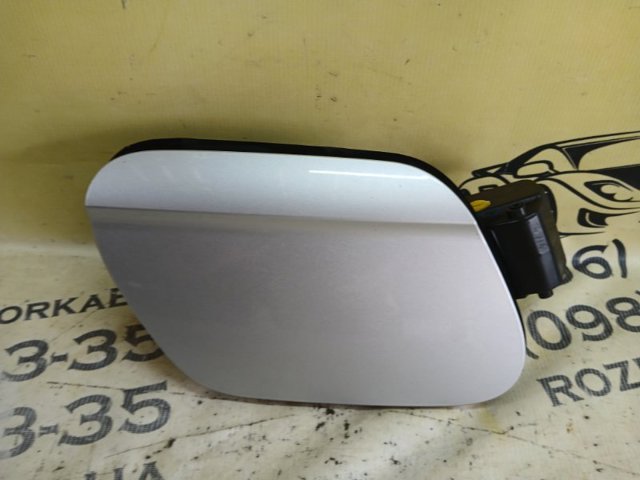 Лючок топливного бака 561809857L VAG