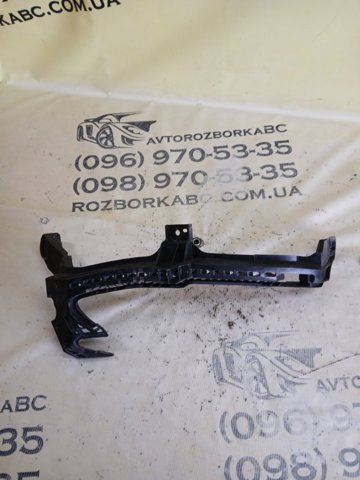 Правое крепление переднего бампера 57707AN00A SUBARU