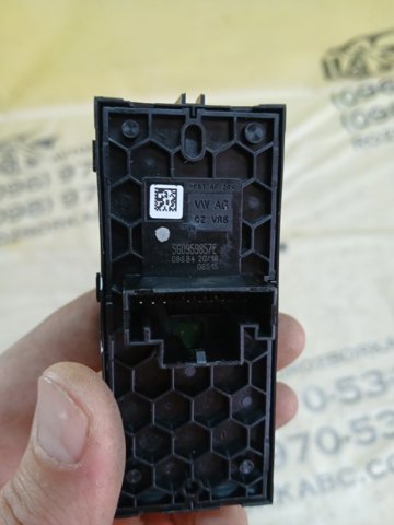 Кнопки переднего левого стекло подъемника 5G0959857E VAG