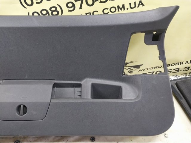 VAG 5NN867601A82V Обшивка (облицовка) крышки багажника (двери 3/5-й задней) в наличии Харьков