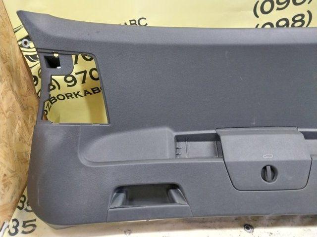 VAG 5NN867601A82V Обшивка (облицовка) крышки багажника (двери 3/5-й задней) в наличии Ужгород