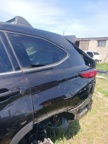 Боковая часть задняя левая 610180E020 TOYOTA