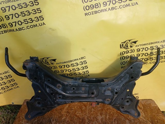 Поперечина передней подвески 624004R000 HYUNDAI