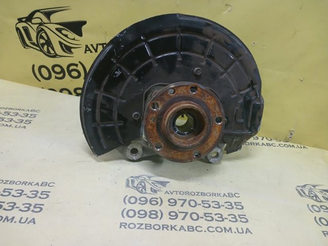 Цапфа (поворотный кулак) передний левый 68080869AD CHRYSLER