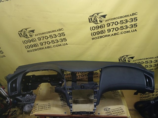NISSAN 682005CB5A Панель салона передняя "торпедо" в наличии Днепр