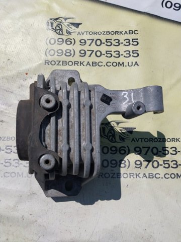 Подушка (опора) двигателя, левая 68245568AA CHRYSLER