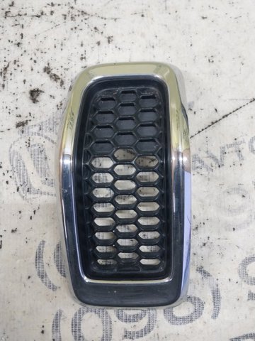 CHRYSLER 68303626AC Решетка радиатора в наличии Украина