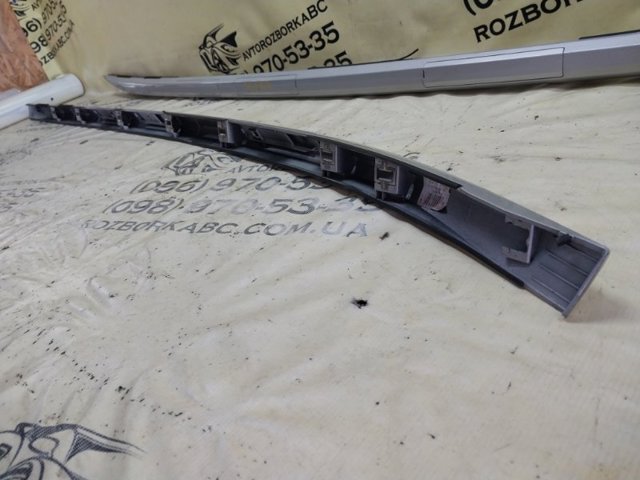 NISSAN 738225AA1B Рейлинг крыши правый в наличии Ровно