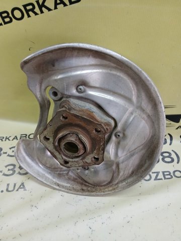 VAG 80A505436J Цапфа задняя правая в наличии Черновцы