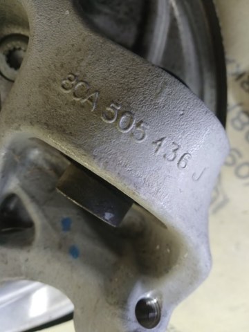 VAG 80A505436J Цапфа (поворотный кулак) задний правый в наличии Ирпень
