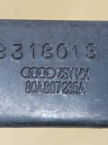 VAG 80A807235A Кронштейн бампера заднего центральный в наличии Винница