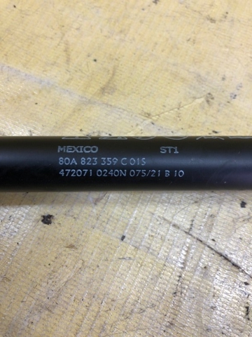 VAG 80A823359C Амортизатор капота в наличии Житомир