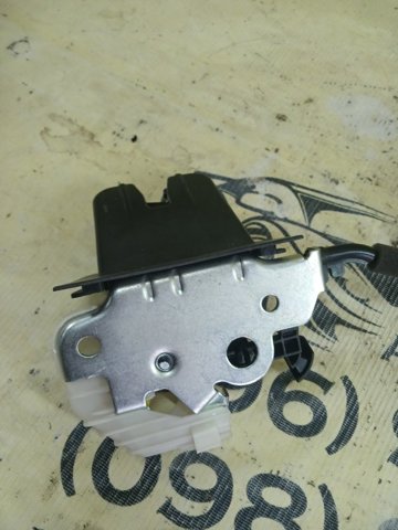 Замок двери багажника 80A827506A VAG