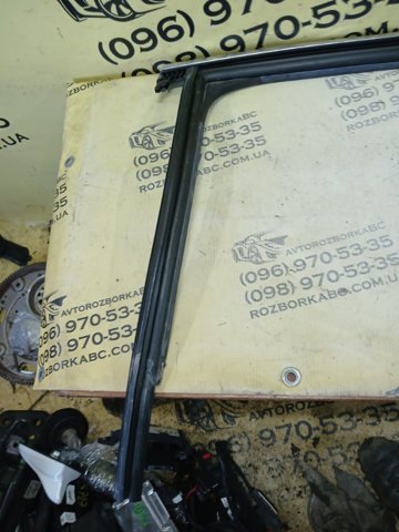 Направляющая стекла рамки двери задней левой 80A839431A VAG