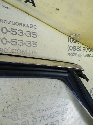 80A839431A Направляющая стекла рамки двери задней левой купить Украина