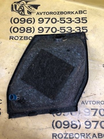 Облицовка багажного отсека, правая 80A863880SHCK VAG