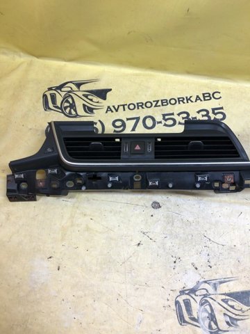 80B820902N6PS Решетка вентиляции салона на "торпедо" купить Киев