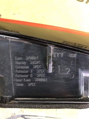 TOYOTA 815900E180 Фонарь задний левый внутренний в наличии Винница