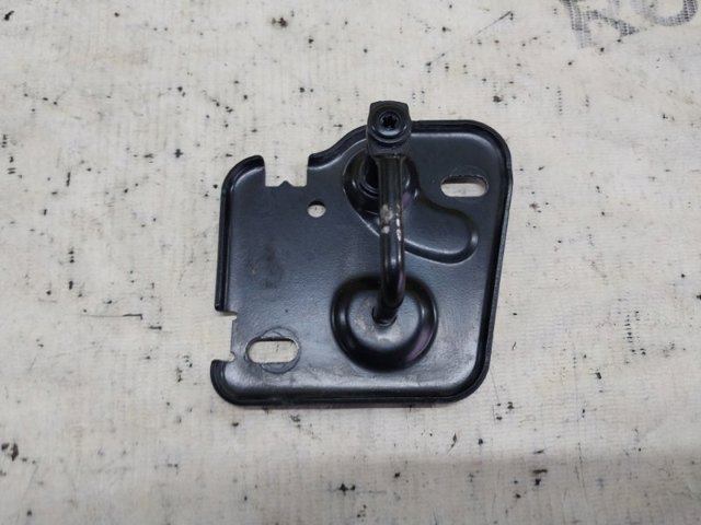 81A823186A Стояк-крюк замка капота купить Винница