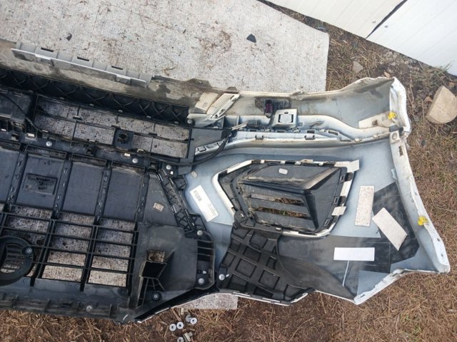 VAG 83A807107GRU Бампер передний, левая часть в наличии Украина