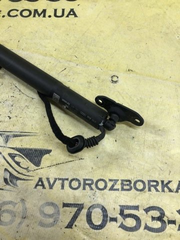 VAG 83A827851D Амортизатор багажника в наличии Павлоград