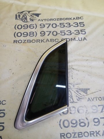Стекло кузова/багажного отсека, правое 83A845298E VAG