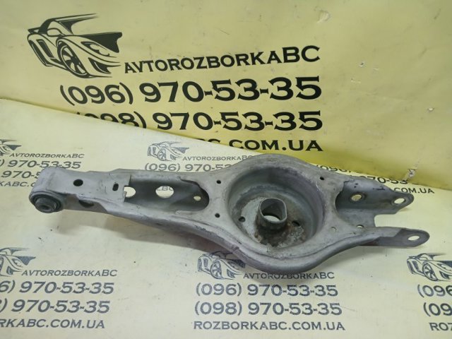 Рычаг задней подвески нижний, левый/правый 84708923 GM