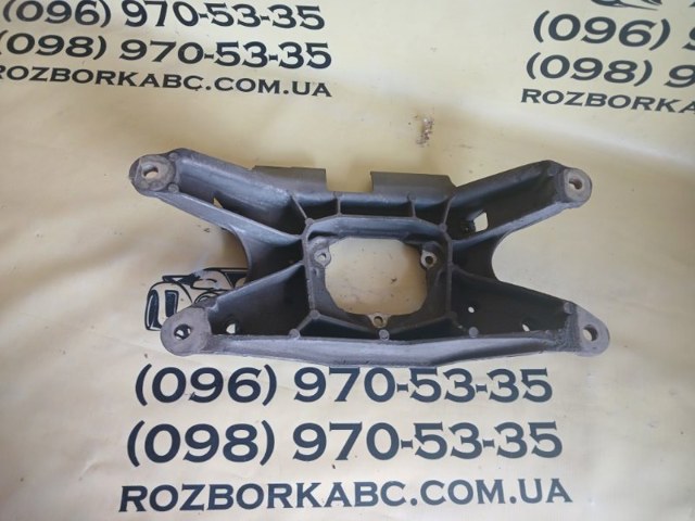 8K0399263BF Балка крепления коробки передач купить Днепр