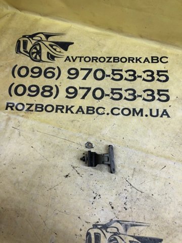 Петля багажника 8U0827299E VAG