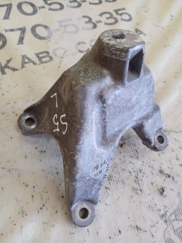 8W0199307L Кронштейн подушки (опоры) двигателя левой купить Черновцы