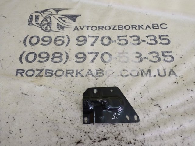 Навеска и упор капота 8W0823186D VAG
