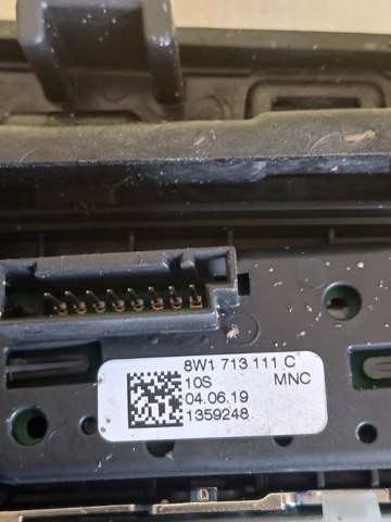 Накладка консоли рычага переключения передач АКПП 8W1713111C VAG