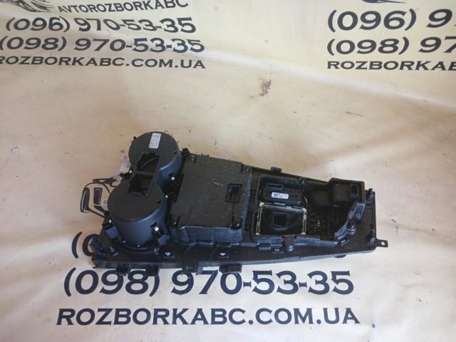 8W1713111C VAG Накладка консоли рычага переключения передач АКПП купить в Каменское