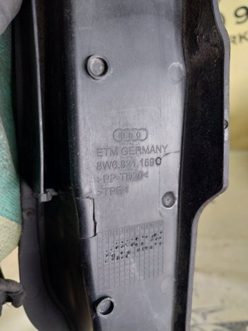 Заглушка жабо боковая 8W6821169C VAG
