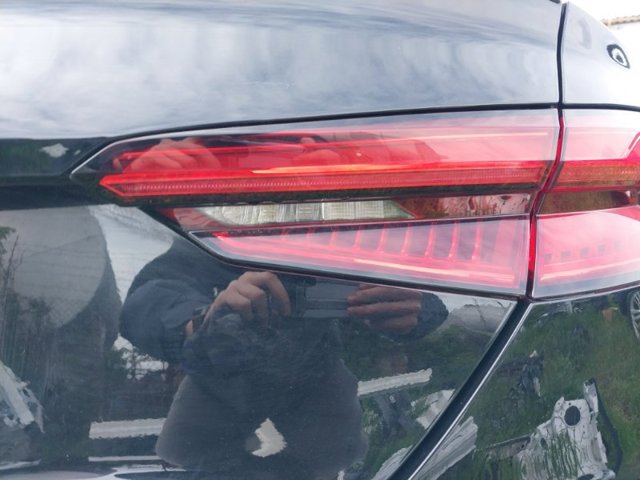 Фара задняя правая внутренняя 8W6945094A VAG