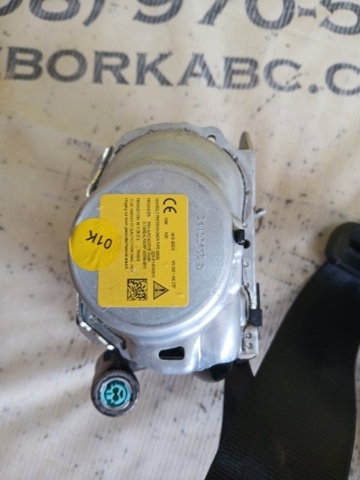 Ремень безопасности задний правый 8W8857806AV04 VAG