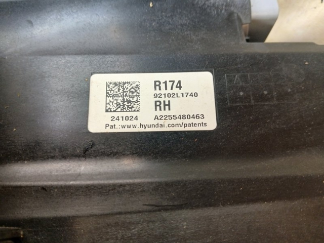 Правая блок фара 92102L1740 HYUNDAI