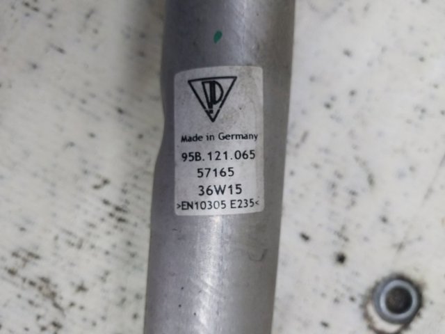 Патрубок радиатора охлаждения нижний 95B121109E VAG